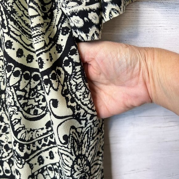 Umgee Dress Womens Size Medium Black & Ivory Floral Sheath Pockets Bell Sleeve - Picture 6 of 14